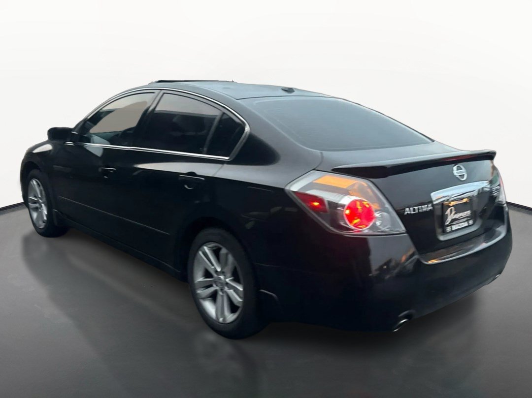 Used 2012 Nissan Altima 3.5 SR w/ Sport Pkg FWD image 5