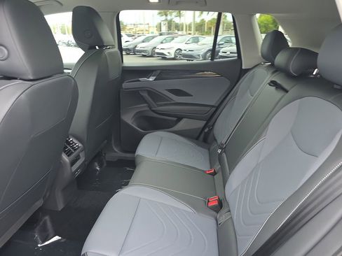 New 2026 Volkswagen Tiguan SE image 8