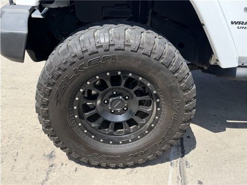 Used 2015 Jeep Wrangler Unlimited Sport AWD/4WD image 12