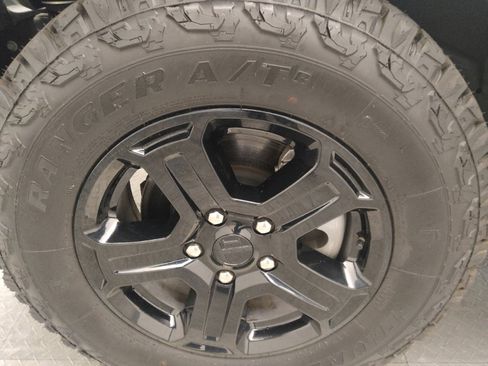 Used 2020 Jeep Wrangler Sport image 31