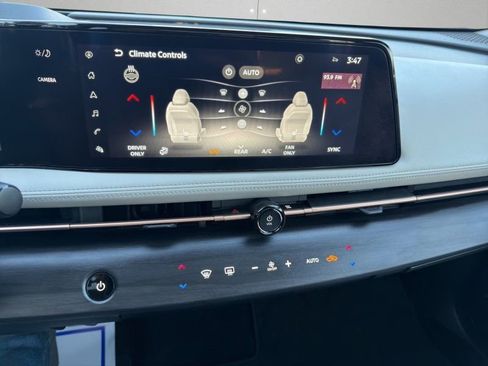 Used 2024 Nissan Ariya AWD image 18