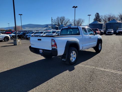 Used 2010 Toyota Tacoma 4x4 Access Cab V6 image 3