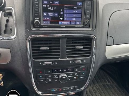 Used 2019 Dodge Grand Caravan GT image 11