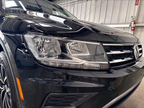 Used 2021 Volkswagen Tiguan SE w/ Panoramic Sunroof Package FWD image 34