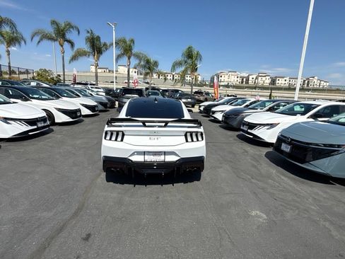 Used 2025 Ford Mustang GT Premium RWD image 5