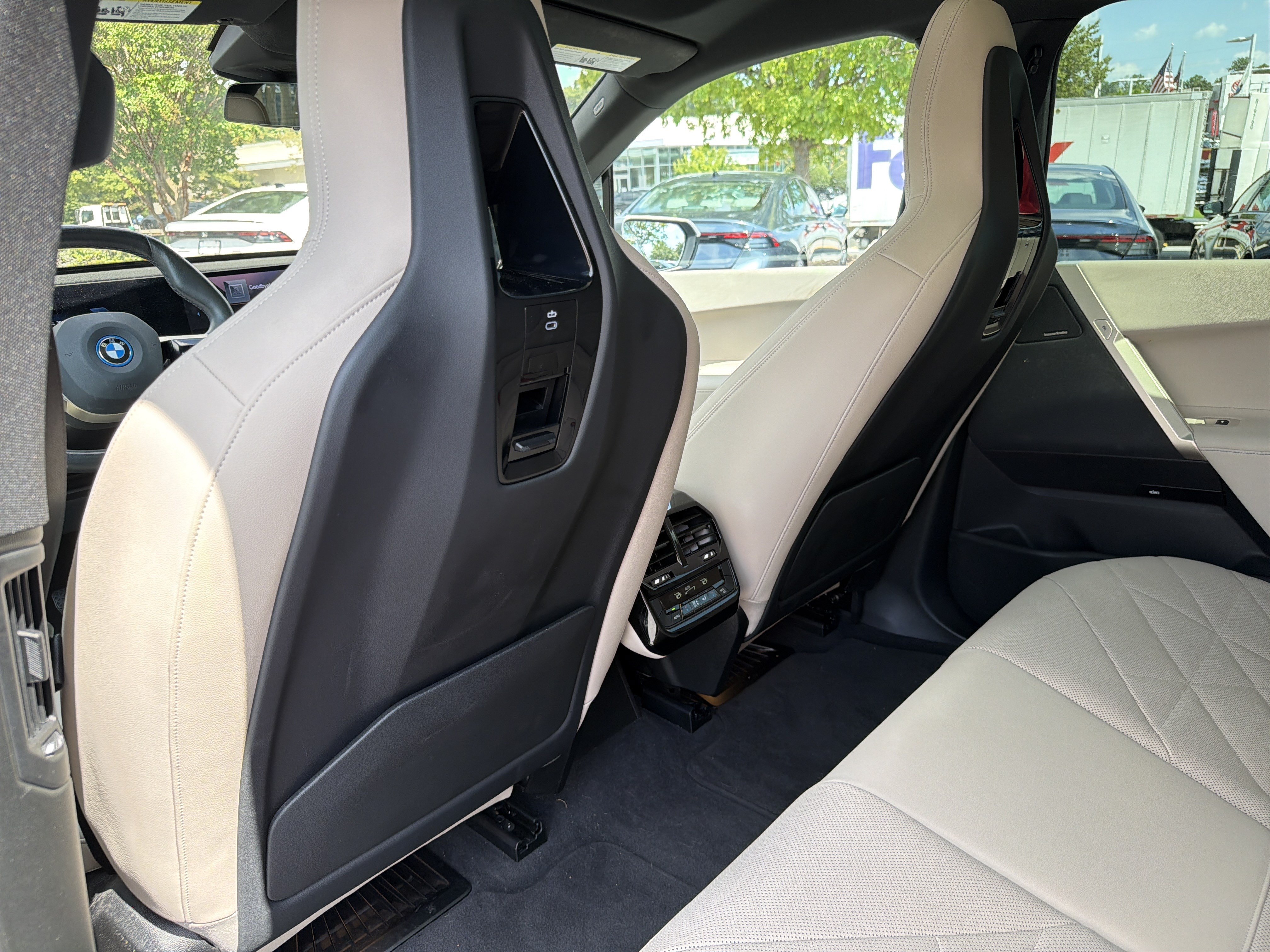 Certified 2024 BMW iX xDrive50 w/ Sport Package AWD/4WD image 18