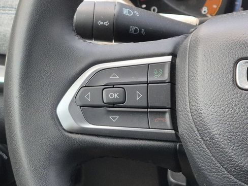 Used 2024 Jeep Compass Latitude AWD/4WD image 16