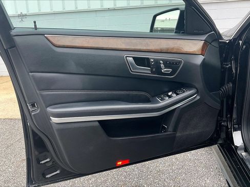Used 2015 Mercedes-Benz E 350 E 350 Luxury image 28