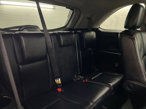 Used 2019 Toyota Highlander SE image 29