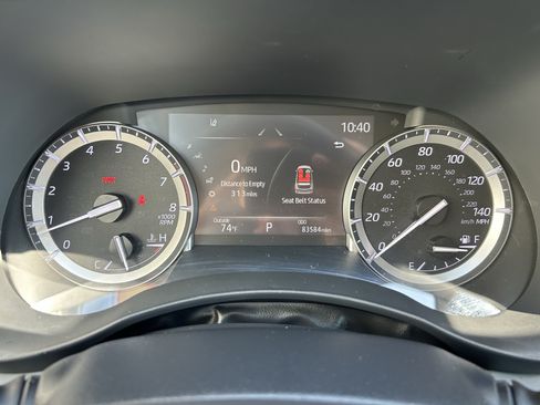 Used 2022 Toyota Highlander XLE AWD/4WD image 28