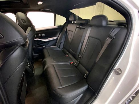 Used 2023 BMW 330i Sedan w/ M Sport Package image 21