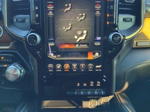 Used 2021 RAM 1500 Limited w/ Body Color Bumper Group image 19