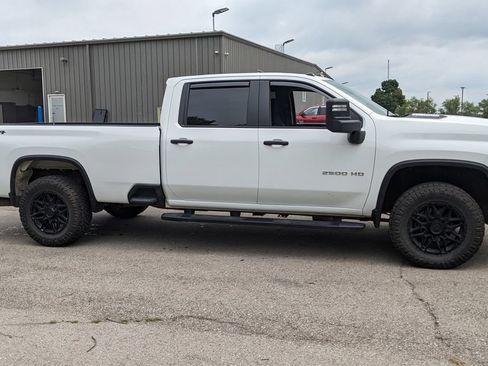 Used 2025 Chevrolet Silverado 2500 Custom w/ Custom Value Package AWD/4WD image 2