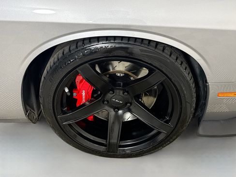 Used 2016 Dodge Challenger SRT Hellcat image 30