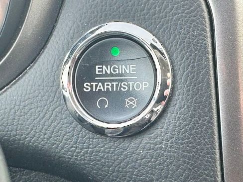 Used 2017 Ford Fusion SE w/ Equipment Group 202A image 14