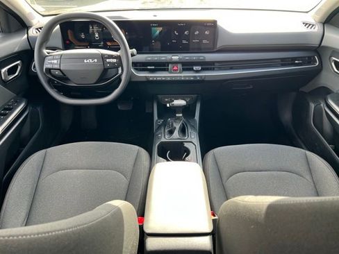 Used 2025 Kia K4 LXS image 12