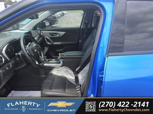 Used 2025 Chevrolet Blazer LT w/ Midnight/Sport Edition FWD image 2