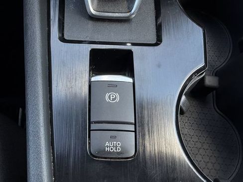 Certified 2023 Nissan Rogue SV FWD image 15