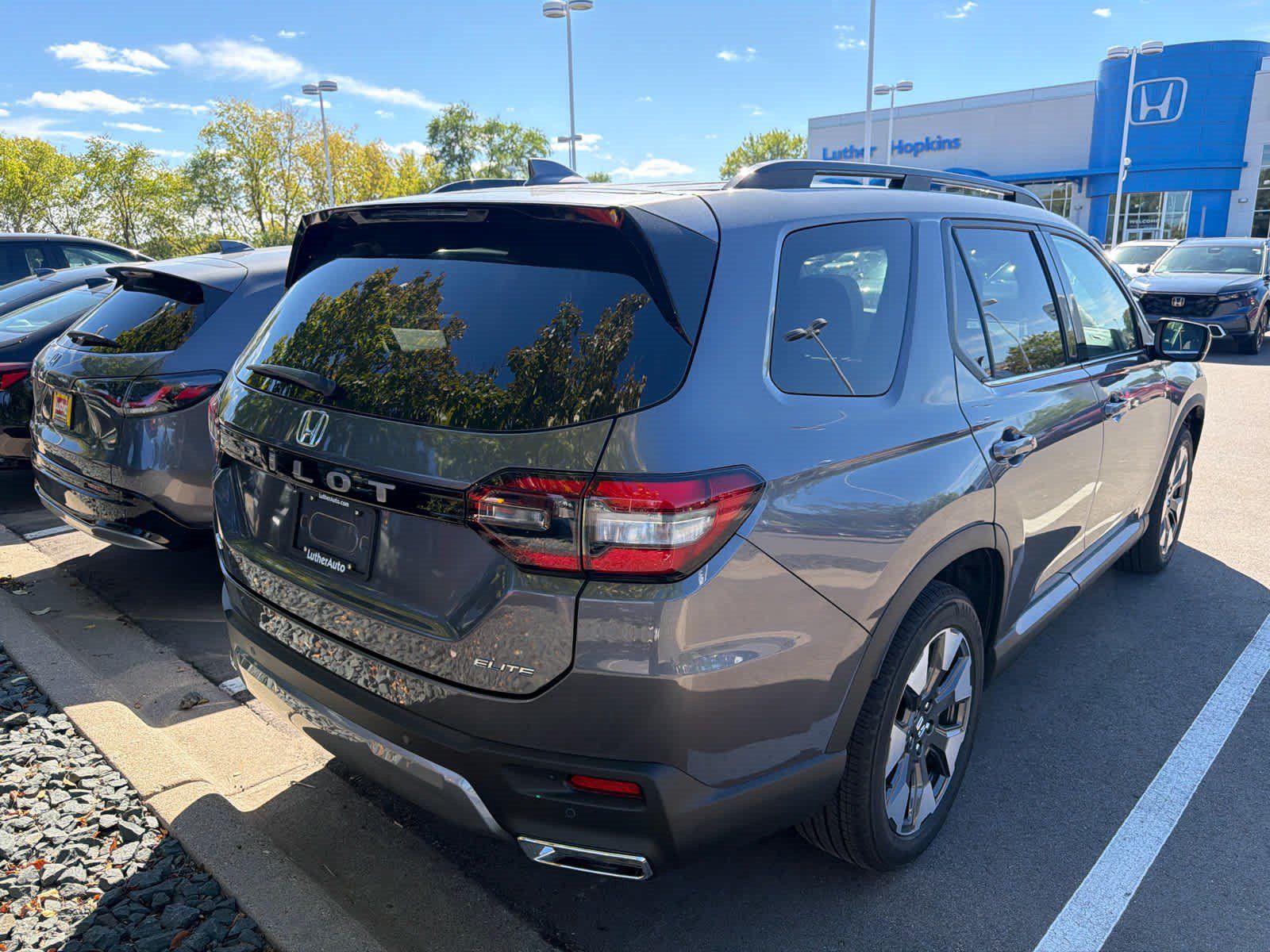 Used 2026 Honda Pilot Elite image 6