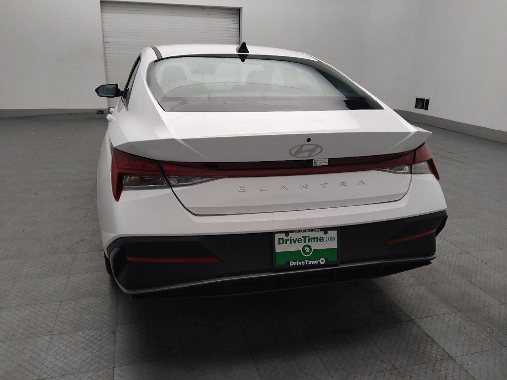 Used 2025 Hyundai Elantra SEL FWD image 6