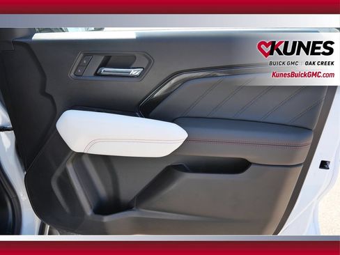 Used 2026 GMC Canyon AT4X w/ LPO, Black Badging Package AWD/4WD image 22