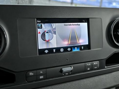 Used 2022 Mercedes-Benz Sprinter 2500 image 14