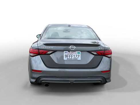Used 2022 Nissan Sentra SR w/ SR Premium Package FWD image 4