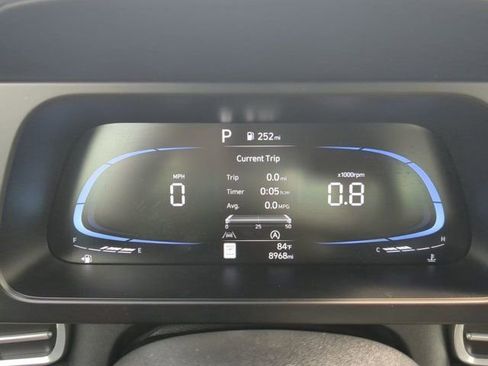 Used 2025 Hyundai Elantra SE FWD image 23