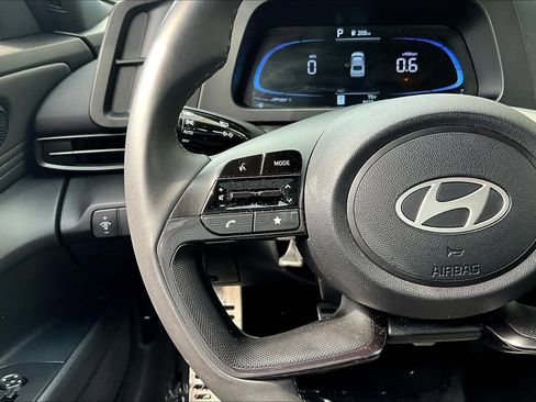 Used 2025 Hyundai Elantra Sport FWD image 13