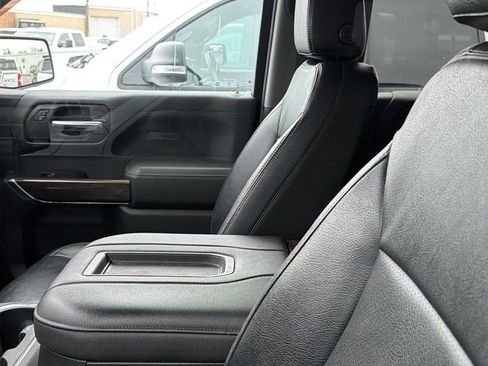 Used 2019 Chevrolet Silverado 1500 LT Trail Boss image 5