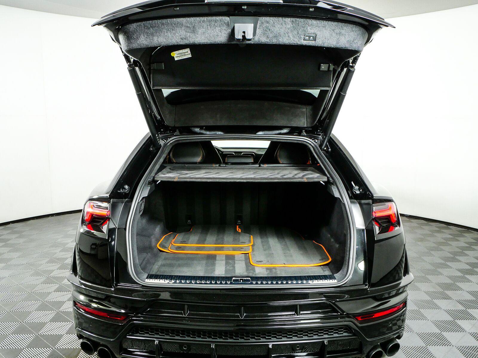 Used 2024 Lamborghini Urus S AWD/4WD image 31