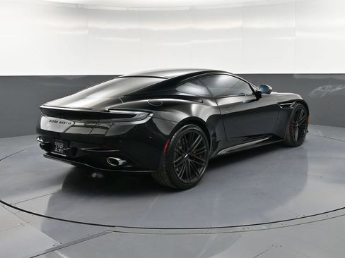 Used 2025 Aston Martin DB12 Coupe RWD image 8