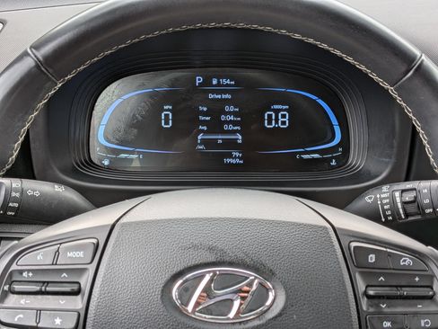 Used 2024 Hyundai Venue Limited FWD image 20