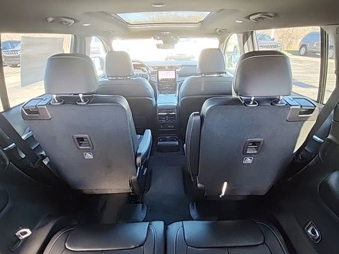 New 2025 Jeep Grand Cherokee L Limited w/ Black Appearance Package image 21