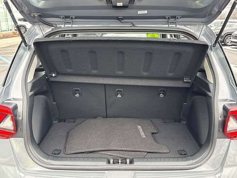 Certified 2023 Hyundai Venue SE image 27