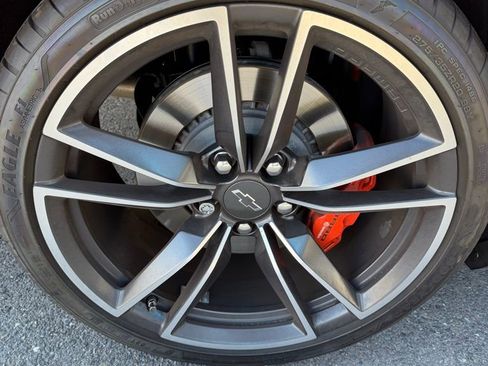 Used 2018 Chevrolet Camaro SS w/ Hot Wheels Edition image 10