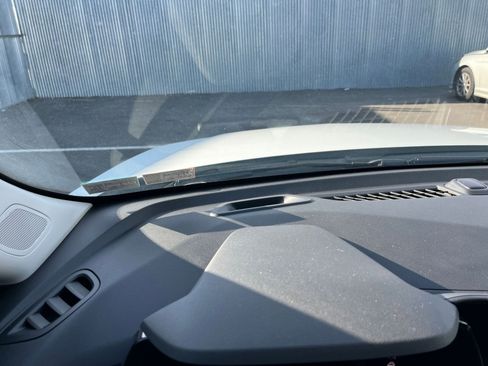 Used 2025 Chevrolet TrailBlazer LT image 32