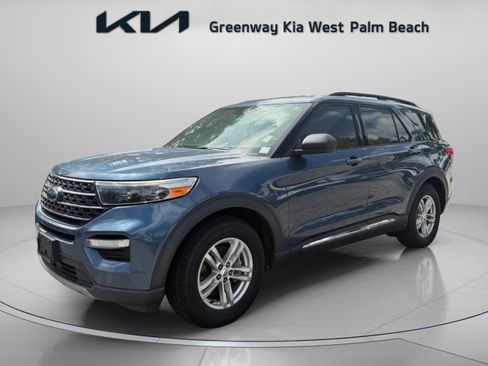 Used 2020 Ford Explorer XLT w/ Equipment Group 202A RWD image 3