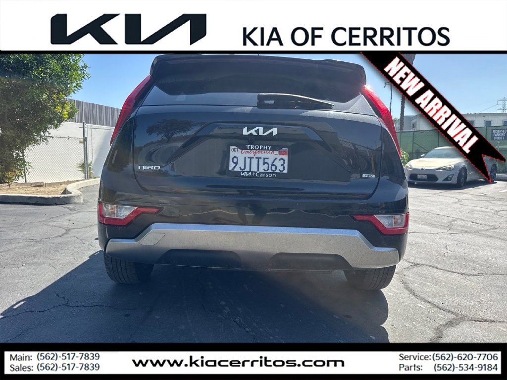 Certified 2024 Kia Niro FWD image 4