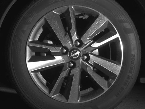 Used 2025 Nissan Versa SV image 12