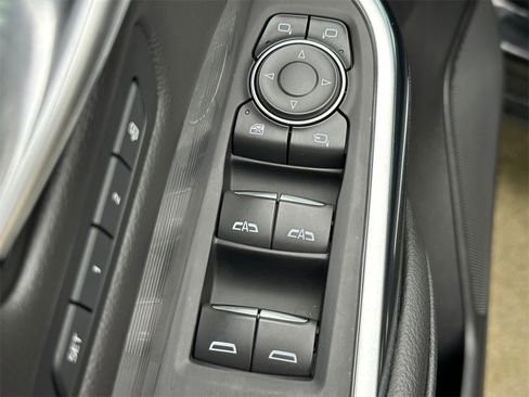 Certified 2025 Cadillac XT4 Premium Luxury image 19