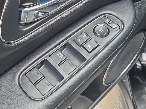 Used 2018 Honda HR-V EX-L image 16
