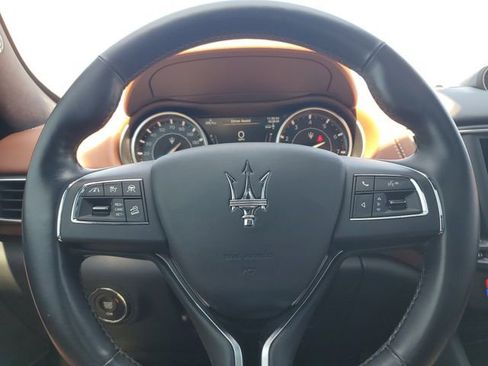Used 2022 Maserati Levante GT AWD/4WD image 32