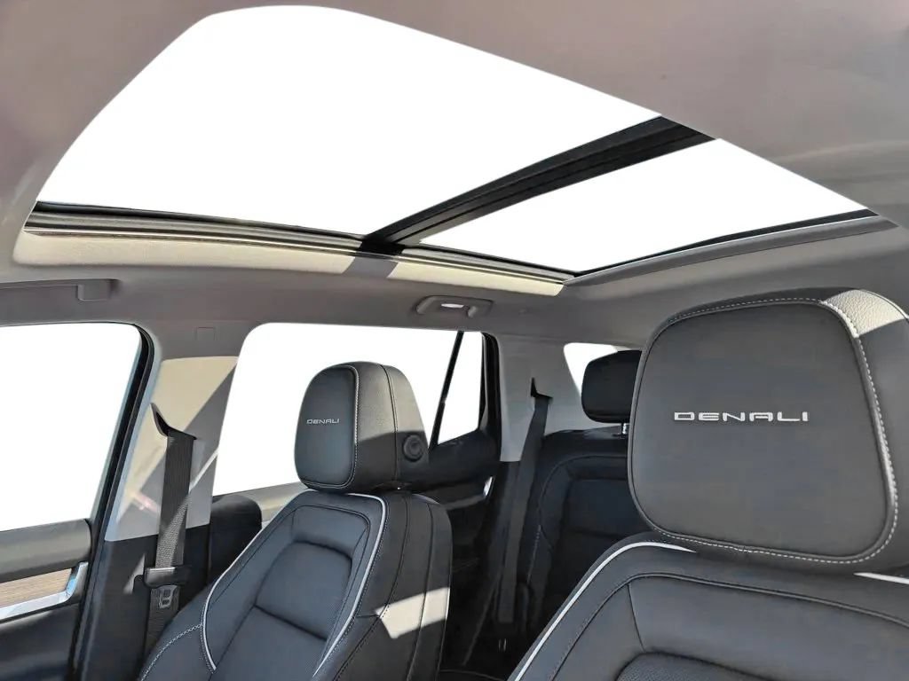 New 2027 GMC Terrain Denali w/ LPO, Floor Liner Package AWD/4WD image 11