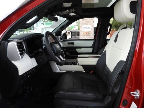 Used 2023 Toyota Sequoia Capstone AWD/4WD image 61