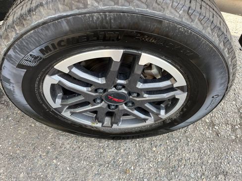 Used 2024 Toyota Tacoma TRD Sport image 30