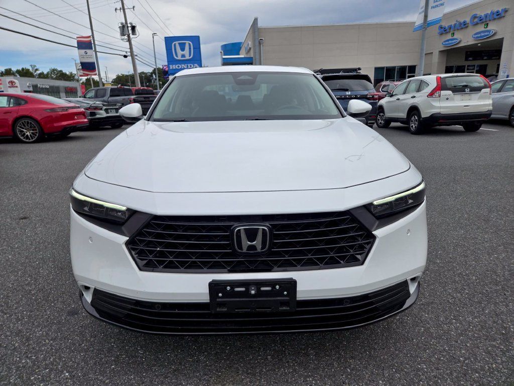 Used 2025 Honda Accord EX-L image 2