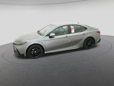 New 2026 Toyota Camry SE image 2
