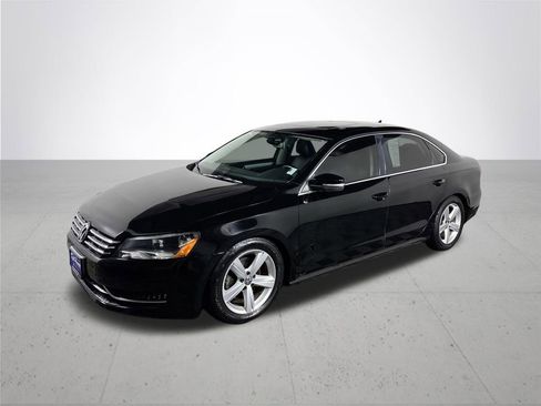 Used 2013 Volkswagen Passat TDI SE image 2