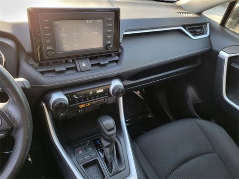Used 2019 Toyota RAV4 LE w/ Carpet Mat Package image 20
